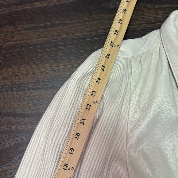 VTG Dero Enterprises Rocco D’Amelio Ivory Leather Women Coat Pleated Sleeves MED - Picture 8 of 10